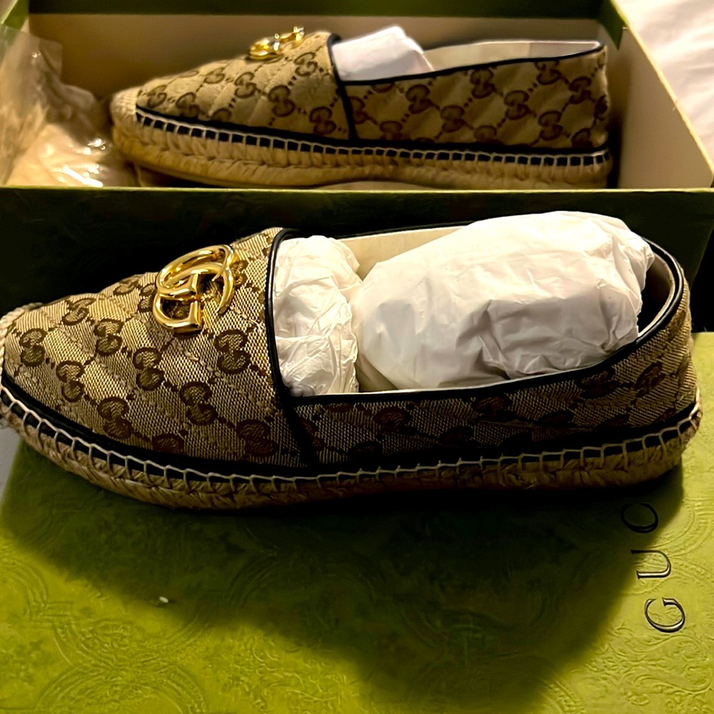 Gucci loafs size 38